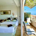 City Centre Sea View Apartment