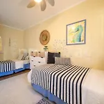 Appartement Face A La Mer Avec Parking Gratuit Libre D\'Acces