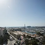 Alicante Central And Beach Side Apartment