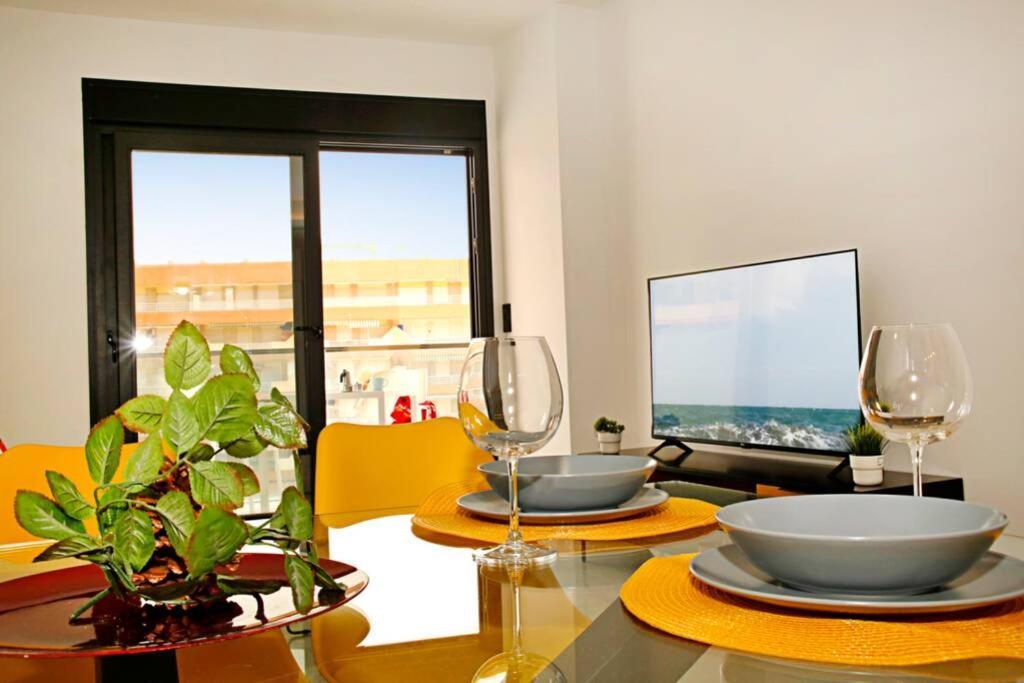 Apartment Sea Views With Ac And Pool