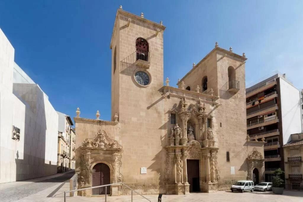 Apartment Cozy Guapo-alicante Nearby The Beach And The Center *