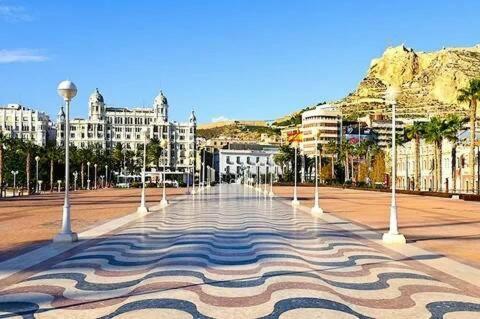Apartment Cozy Guapo-alicante Nearby The Beach And The Center *
