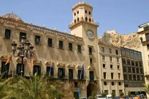 Apartment Cozy Guapo-alicante Nearby The Beach And The Center Alicante