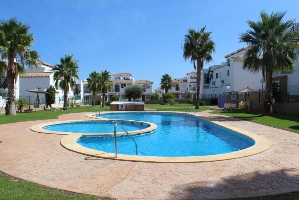 Cassa Mickessa 2 Bedrooms Punta Prima With Communal Pool Alicante