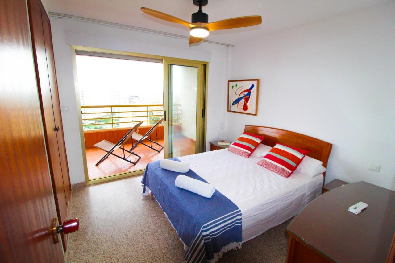 Vistas Al Mar: Beachfront Getaway With Pool And Sports Facilities Alicante