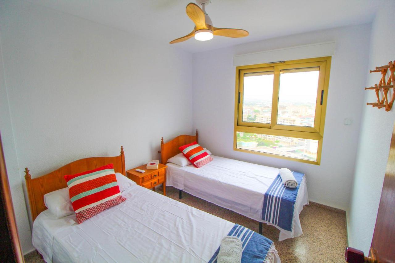 Vistas Al Mar: Beachfront Getaway With Pool And Sports Facilities * Alicante