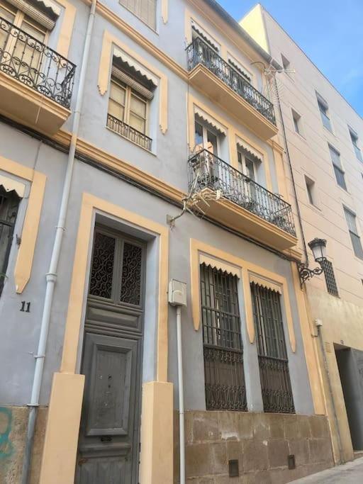 Lovelyloft Argensola Apartment *