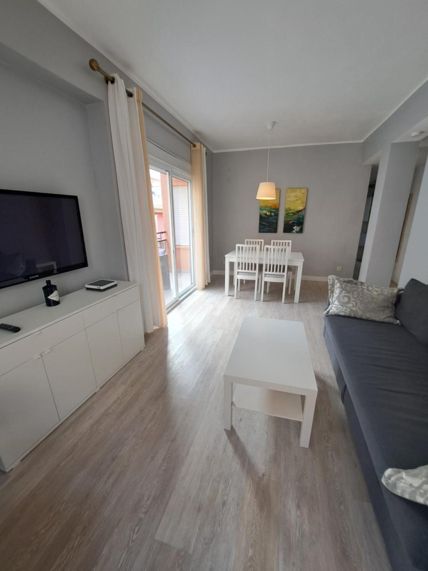 Appartement Modern 2 Bedroom Corner Unit In The Heart Of