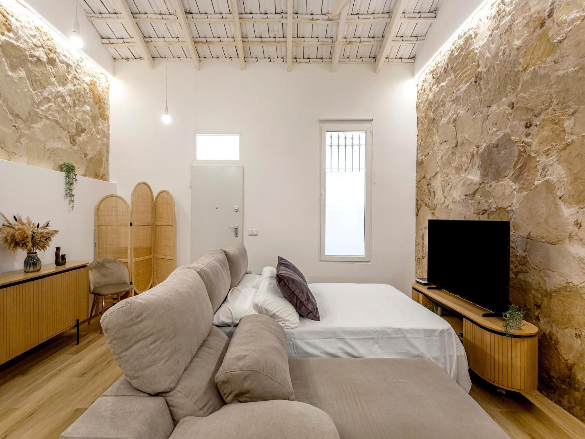 Huoneisto Serene With Ac And Hydromassage In *