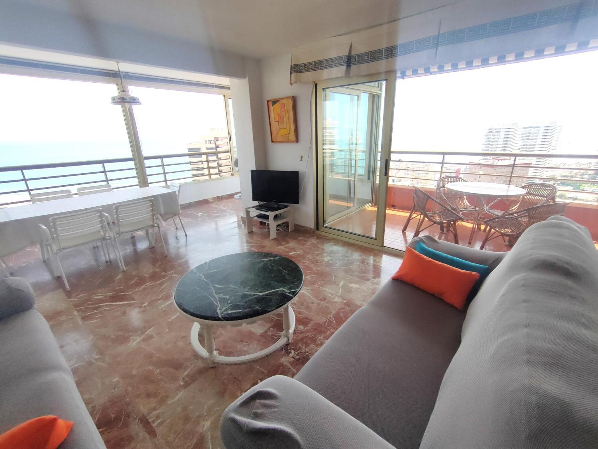 Vistas Al Mar: Beachfront Getaway With Pool And Sports Facilities Apartment