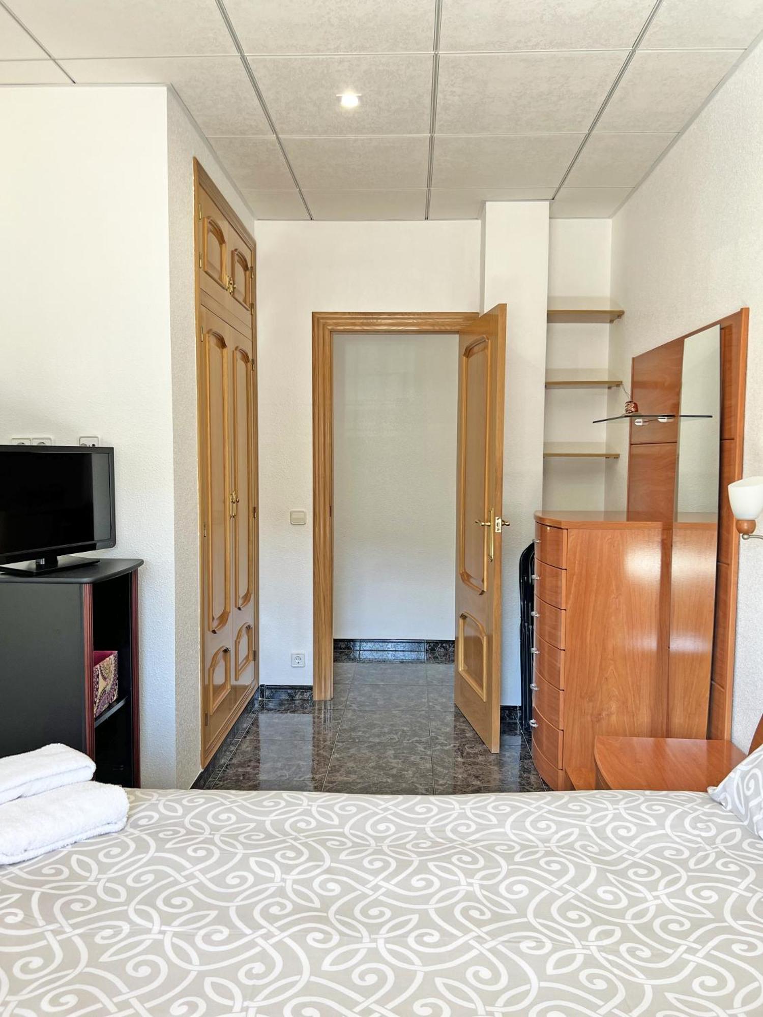 A 100m De La Playa. 2 Hab. A/c Apartment Alicante