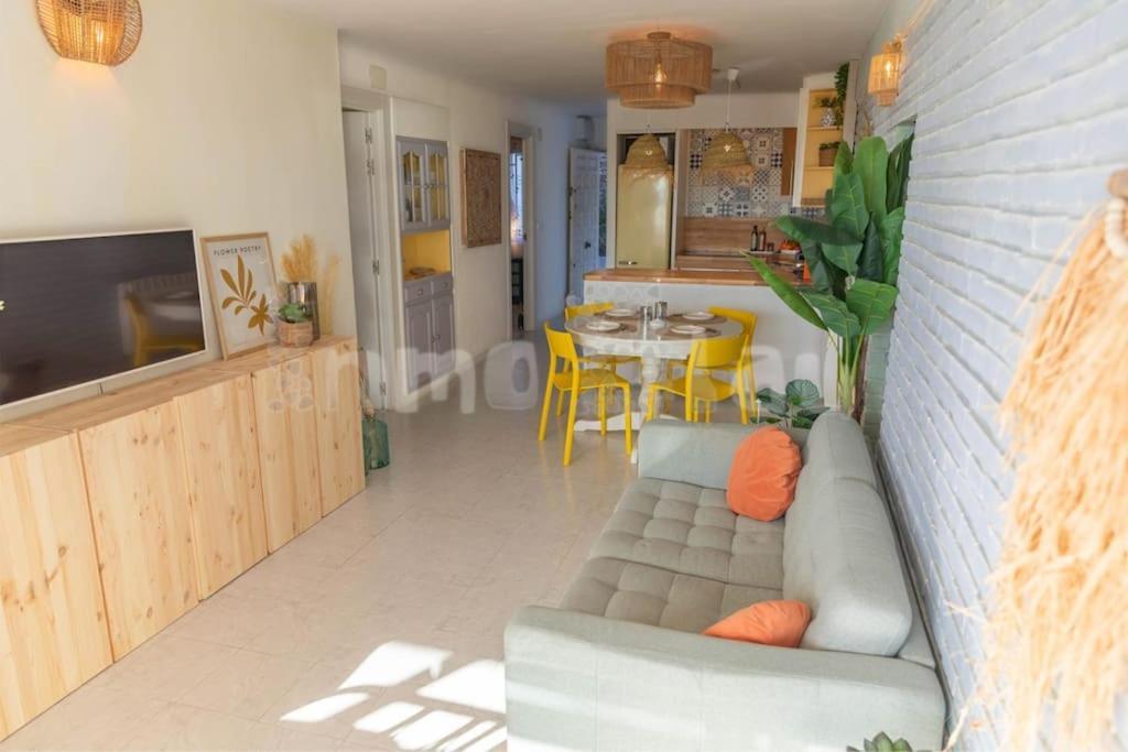Apartment Face A La Avec Parking Gratuit Libre D'acces Alicante
