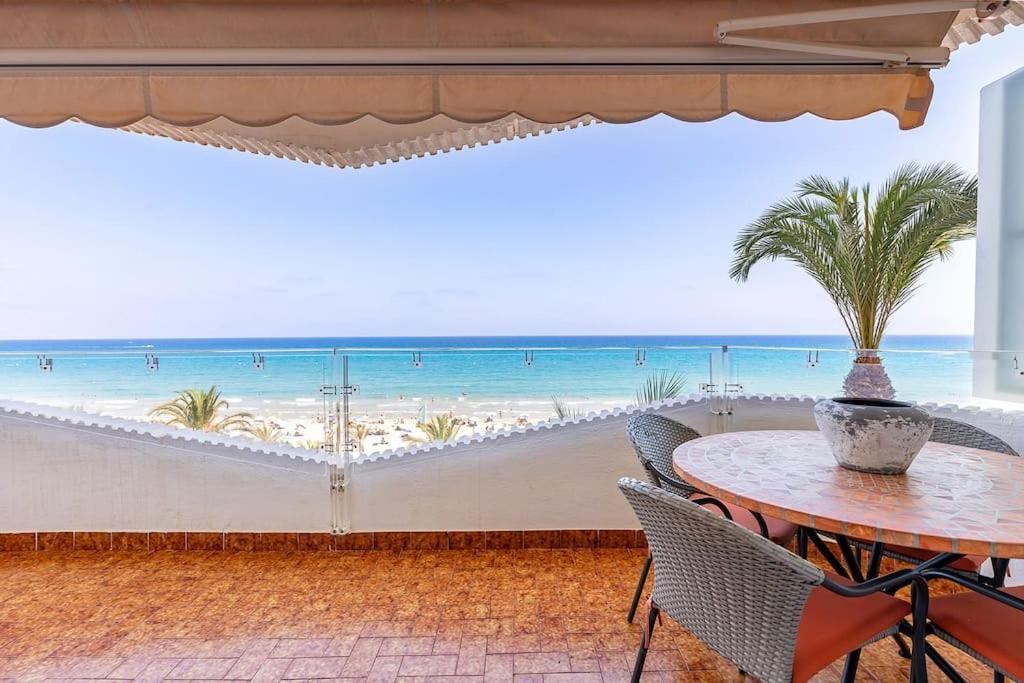 Apartamento Lujoso En 1º Linea Playa San Juan