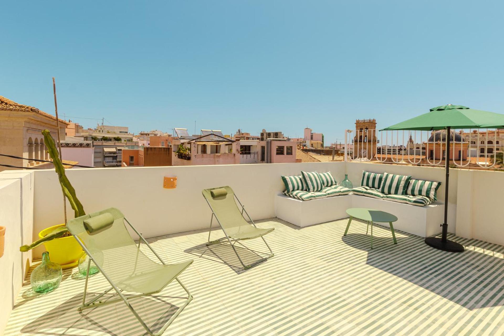 Penthouse With Breathtaking Views Of Heart Of Apartment Alicante