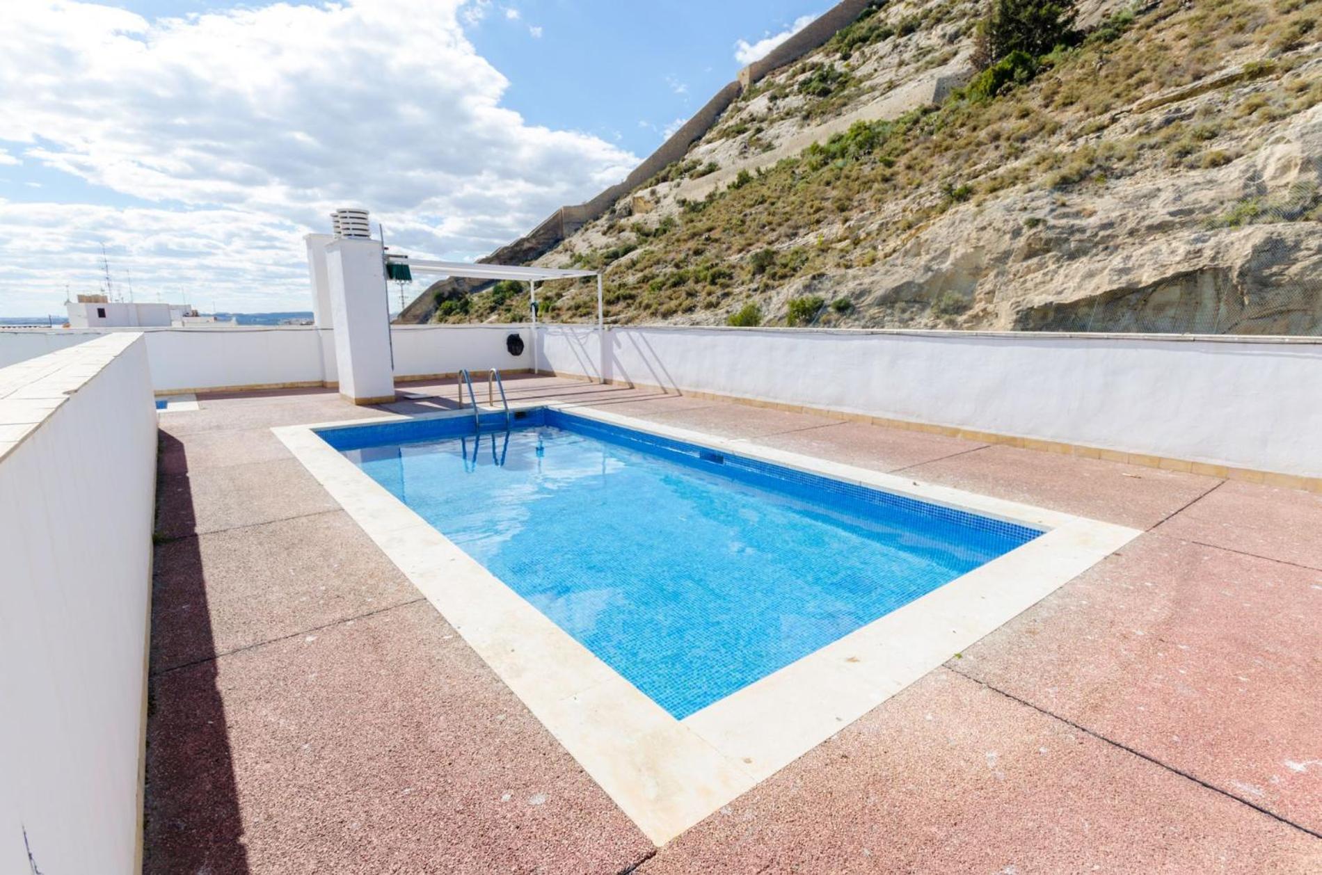 Centrico, Reformado, Frente A Playa De Y Piscina Alicante