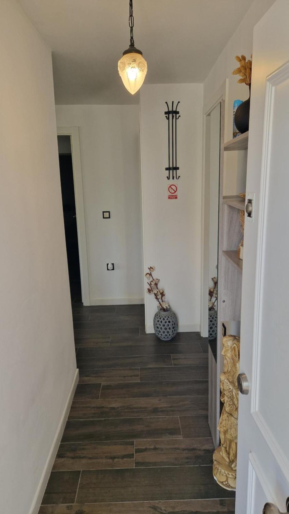 Stylish & Fully Furnished 3 Bedrooms Flat -4 Min Walk To Beautiful *