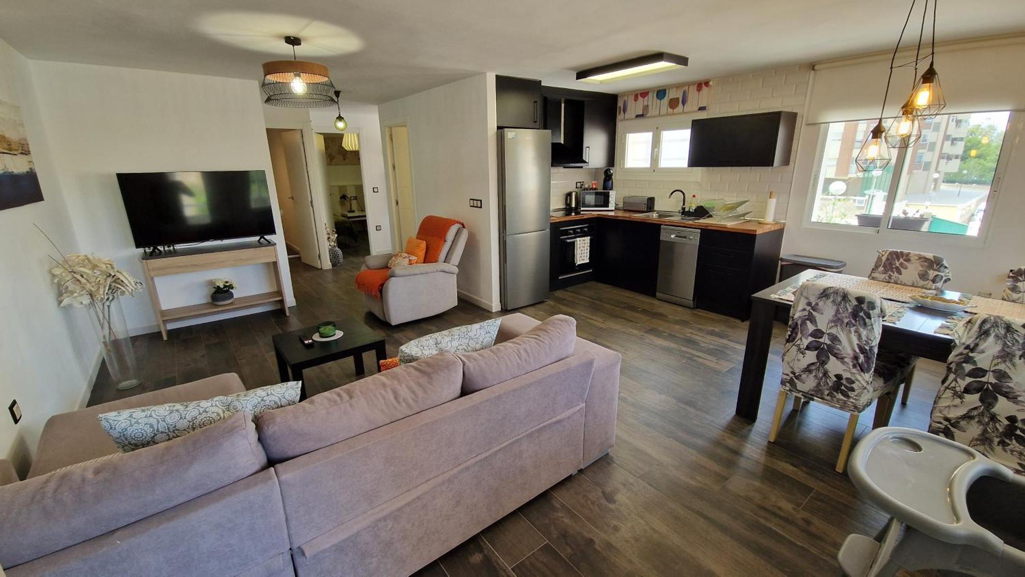 Stylish & Fully Furnished 3 Bedrooms Flat -4 Min Walk To Beautiful Appartement