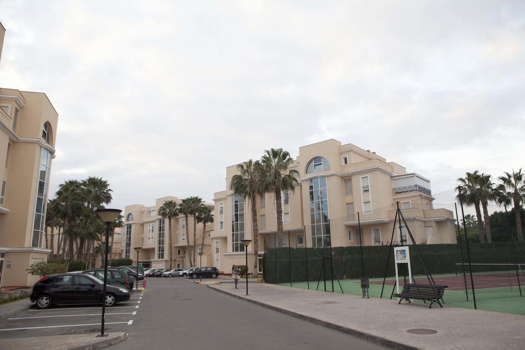 Apartamentos Kasa25 Golf & Beach Hoyo 18 * Alicante