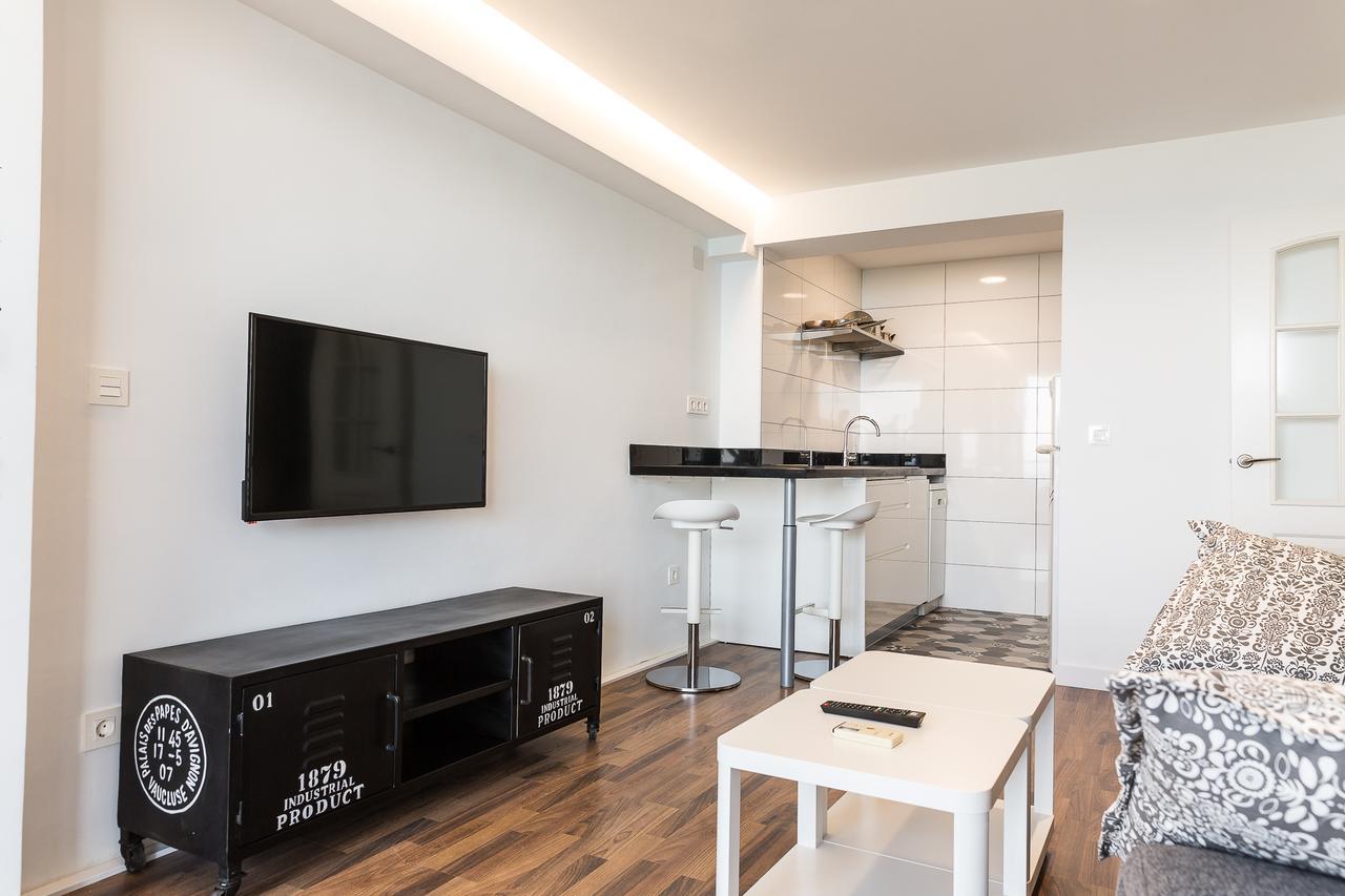 Amazing Sea Views With Ac Two Min Apartment