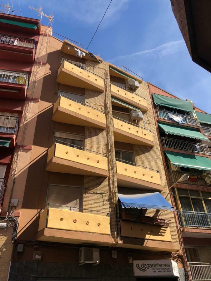 Spanish Style Flat Close To Center
