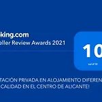 Habitacion Privada En Alojamiento Diferente Y Con Calidad En El Centro De Alicante!
