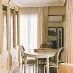 Bright Apartment In The City Center