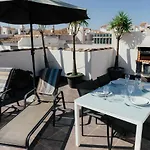 Stunning 2 Bedroom Apartment With Pool View