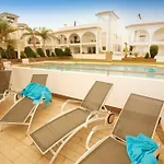 Fortuna 34 - Luxury Home With Terrace, Ac And Pool