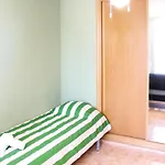 2 Bedroom Pet Friendly Apartment In Alicante
