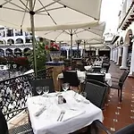 Apartment On The Plaza