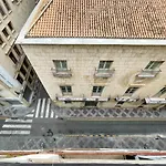 Piso En Primera Linea Con Vistas Al Castillo
