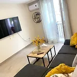 Luxury Apartment By The Sea