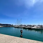 New! Cosy Two Bedroom Apartment By The Beach