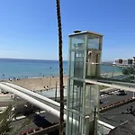 New! Cosy Two Bedroom Apartment By The Beach