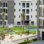 Villamartin Spacious Modern Flat -3 Pools Jacuzzi Tennis Golf