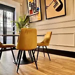 A Charming Stand And Stay Flat In Alicante