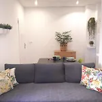 Green Serenity Apartment