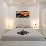 Alison\'S Apartment