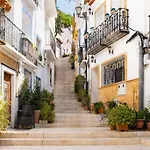Encantador Apartamento De 3 Habitaciones Con Balcon