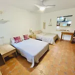 Estudio Adosado Con Jardin Y Parking Privado