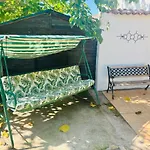 Estudio Adosado Con Jardin Y Parking Privado
