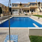 Sandy Bunker 2 Bed Apartment And Pool