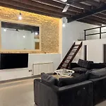Des Rustic Center