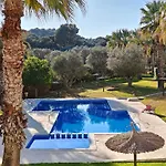 Golf&Live Music Lovers Apt Pool Views, Villamartin Plaza