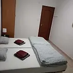 Paloma-Habitacion Del Piso