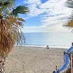 A 100 Metros De La Playa. Parking Gratuito Privado