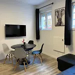 Apartamento Blanco Y Negro En El Centro