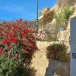 Comfortable House With Sea View In Alicante + Garden