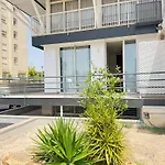 Estudio Con Piscina