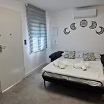 House Totally Refurbished In 2024, Terrace In Front Of The Sea, 1 Min Walk To The Beach, Aircon, Wifi